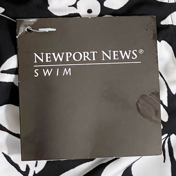 NWT Black & White Bikini Swimsuit Top size 8, Bottoms Size 12 Juniors - Picture 4 of 6